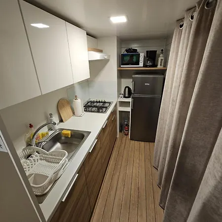 캠프장 Mobile Sea Fairy, 비오그라드나모루