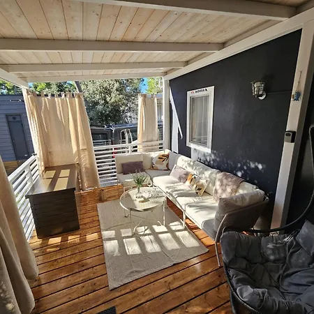 캠프장 Mobile Sea Fairy, 비오그라드나모루